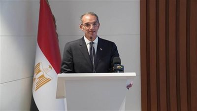 بالصور | وزير الاتصالات: مصر مركزًا لمرور الكابلات البحرية الدولية (تفاصيل)