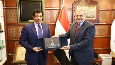 سعفان يبحث مع سفير قطر الارتقاء بالعلاقات الثنائية ودراسة احتياجات الدوحة من العمالة المصرية (صور)