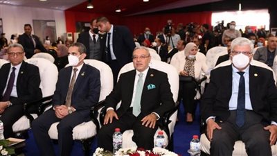 د. خالد عبدالغفار يستعرض تقريرًا حول وضع حجر أساس مستشفى 900 900 الجامعي الجديد بالمحلة الكبرى