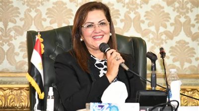 وزيرة التخطيط تشارك بقمة 