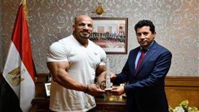 وزير الرياضة يستقبل بيج رامي بعد فوزه بـ