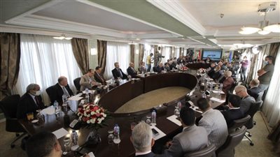 بينهم أمريكا وبريطانيا وروسيا..أبو العينين يلتقي 32 سفيرًا لبحث التعاون مع مصر.. ويؤكد: لدينا فرصًا عظيمة للاستثمار ونستطيع تحقيق أحلامنا معًا