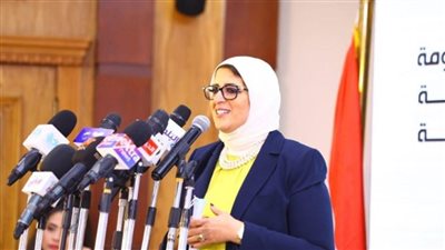 وزيرة الصحة: استقبال مليون و398 ألفًا من لقاح «فايزر» بمطار القاهرة الدولي
