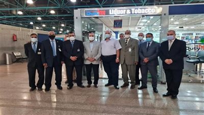 قبل انطلاق الموسم الشتوي.. وزير الطيران المدني يتفقد مطار الأقصر (صور)