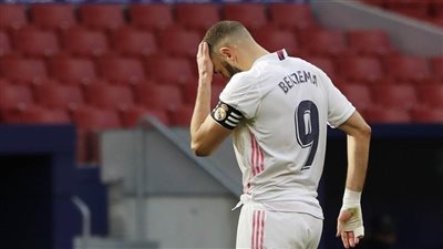 المدعي العام يطالب بسجن بنزيما 10 أشهر بسبب قضية الابتزاز الجنسي