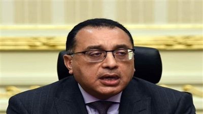 رئيس الوزراء يصل باريس لتوقيع البرنامج القُطري بين مصر ومنظمة التعاون الاقتصادي والتنمية