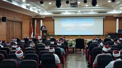 محافظ بورسعيد يلتقي أئمة المساجد ببورسعيد ويؤكد أهمية توعية الشباب بمختلف الموضوعات المجتمعية