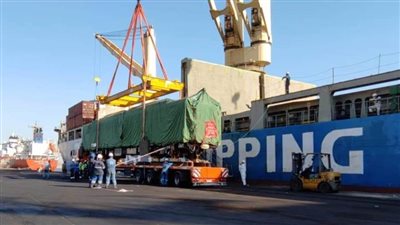 اقتصادية قناة السويس.. ميناء الأدبية يستقبل عربات 