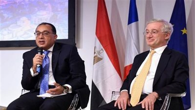 رئيس الوزراء يلتقي وفدا من ممثلي الجامعة الفرنسية بمصر