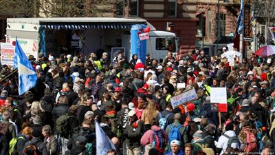 مظاهرات حاشدة في نيويورك اعتراضا على إلزامية لقاح كورونا| فيديو