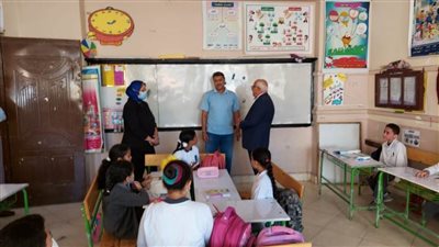 محافظ بورسعيد يتفقد سير وانتظام العملية التعليمية بمدرسة أشتوم الجميل