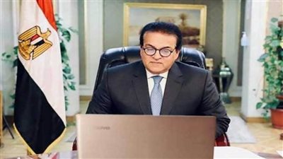 وزير التعليم العالي قائما بأعمال وزارة الصحة (نص قرار الحكومة)