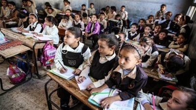 عاجل | السماح لكافة المدارس بتقسيم اليوم الدراسي لأربع فترات دراسية.. الحكومة ترد