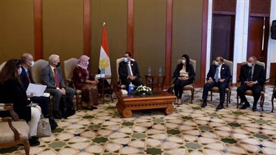 رئيس الوزراء يلتقى وكيل الأمين العام للأمم المتحدة المدير التنفيذي لبرنامج الأمم المتحدة للمستوطنات البشرية 