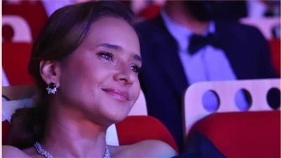 نيللي كريم تحصد جائزة الإبداع عن مجمل أعمالها في افتتاح مهرجان قرطاج
