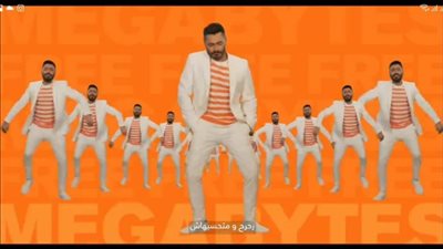 تامر حسنى فنان استعراضي بدرجة عالمي.. نجم الجيل يبدع في إعلانه الأخير  بـ 3 شخصيات مختلفة ويحصد 4 ملايين مشاهدة فور طرحه