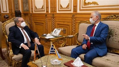 وزير الإنتاج الحربي يشهد توقيع عقد شراكة مع شركة نانوفوس اليونانية (صور)