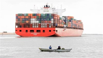 قناة السويس: زيادة رسوم العبور لجميع أنواع السفن 6% في 2022 (صور)