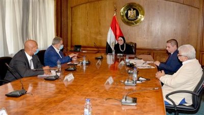 وزيرة الصناعة تتابع تطبيق مواصفات تصنيع الخلاطات الموفرة للمياه