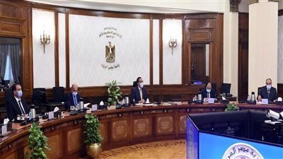رئيس الوزراء يترأس اجتماع اللجنة الرئيسية لتقنين أوضاع الكنائس (صور)