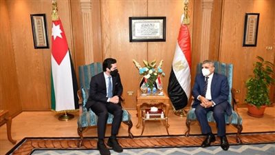 ولي العهد الأردني يتعرف على مستجدات المشروعات التنموية بقناة السويس (صور)