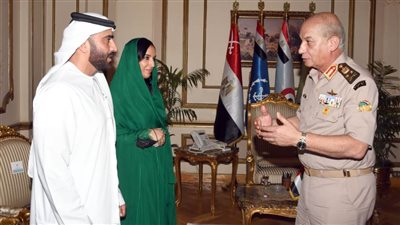 وزير الدفاع يؤكد إعتزازه بعمق الروابط التى تجمع بين مصر والإمارات