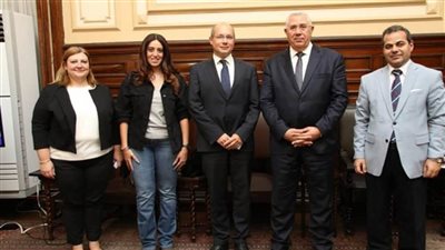 وزير الزراعة يبحث مع السفير المجري بالقاهرة التعاون الثنائي بين البلدين (صور)