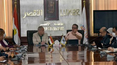 وزير السياحة والآثار يلتقي أصحاب المنشآت الفندقية والشركات السياحية بالأقصر