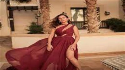 ريا أبي راشد تخطف قلوب متابعيها بإطلالة «أبيض وأسود» | صورة