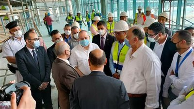 وزير الطيران يتابع مستجدات مشروع توسعة مطار سفنكس الدولي | صور