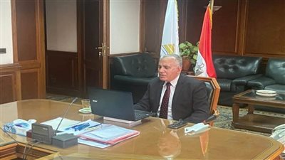 وزير الري يشارك فى جلسة 