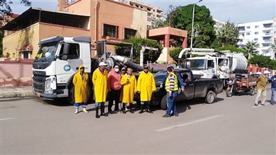 محافظة بورسعيد:تمركز سيارات النافوري والكسح والفاكيوم بمختلف الأحياء للتعامل السريع مع أي طارئ