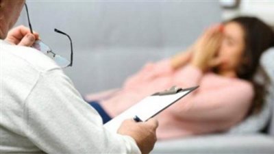  طبيب شهير بالتجمع يطلب إجراء جلسة مساج خاصة للفتيات قبل تشغيلهن