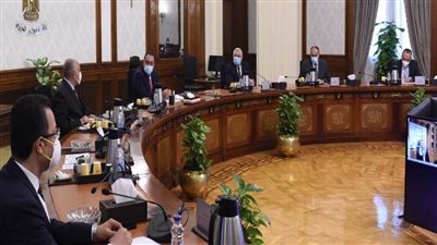 رئيس الوزراء يتابع موقف إزالة التعديات على المجاري المائية والأراضي الزراعية (صور)