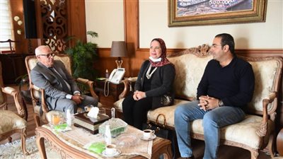 محافظ بورسعيد يستقبل النائبة أمل عصفور والنائب محمود حسين