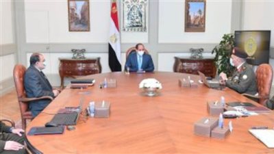 الرئيس السيسى يتابع مشروعات الهيئة الهندسية ويوجه بتطوير منطقة الرويسات