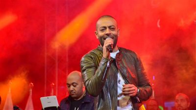 بالصور .. تامر عاشور يتألق في اضخم الحفلات الطلابية على طريق الإسماعيلية 