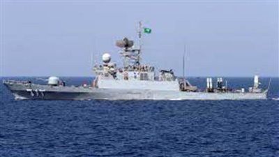 بمساعدة عمانية.. البحرية الأمريكية تنقذ بحارين إيرانيين