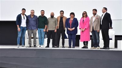 بالصور..وزيرة الثقافة تكرم صناع مسلسل 