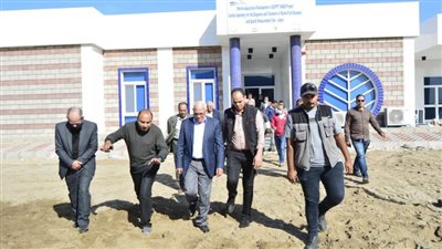 محافظ بورسعيد يوجه بالإسراع في معدلات إنشاء أحدث مول للملابس المستعملة