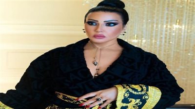 بالروب.. سمية الخشاب تخطف أنظار المتابعين على 
