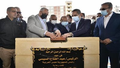 وزيرا التنمية المحلية والزراعة ومحافظ الغربية يضعون حجر أساس إنشاء مجمع إداري وطبي بطنطا (صور)