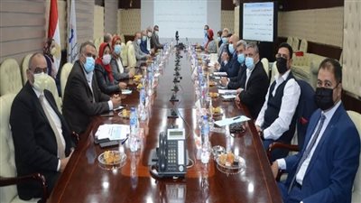 مسئولو هيئة المجتمعات العمرانية الجديدة يعرضون على وفد عراقي التجربة العمرانية  للهيئة في عهد الرئيس السيسي (صور)