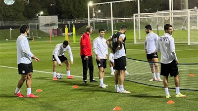 المنتخب يؤدي تدريبه مكتملا استعدادا للقاء الجزائر