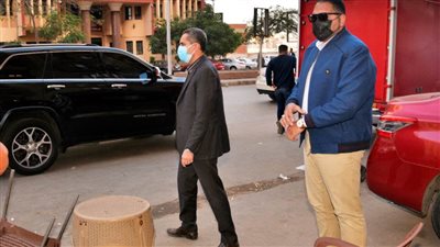 غلق ٢ مقهى وإزالة كافة الإشغالات في جولة مسائية لمحافظ الغربية بطنطا