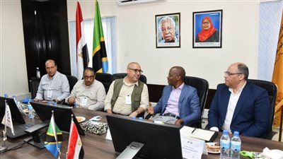 وزير الاسكان يعقد اجتماعا مع وزير الطاقة التنزاني لاستعراض تطور الأعمال في المشروع  