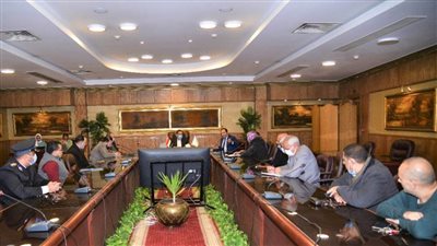 محافظ الغربية ونواب بسيون يضعون آليات لحل مشكلة المواصلات بالمركز