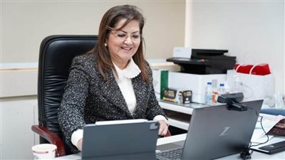 وزيرة التخطيط تشارك بالندوة الافتراضية رفيعة المستوى حول إطلاق شبكة الاقتصاديين (صور)