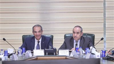 تعاون بين وزارتي الطيران والاتصالات لتنفيذ مشروعات تكنولوجية
