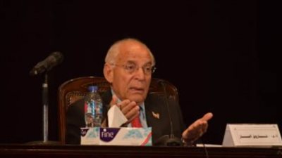 فاروق الباز: أثق بعلماء وطلاب الأزهر فى مساعدتنا بالأبحاث لحل أزمة تغير المناخ